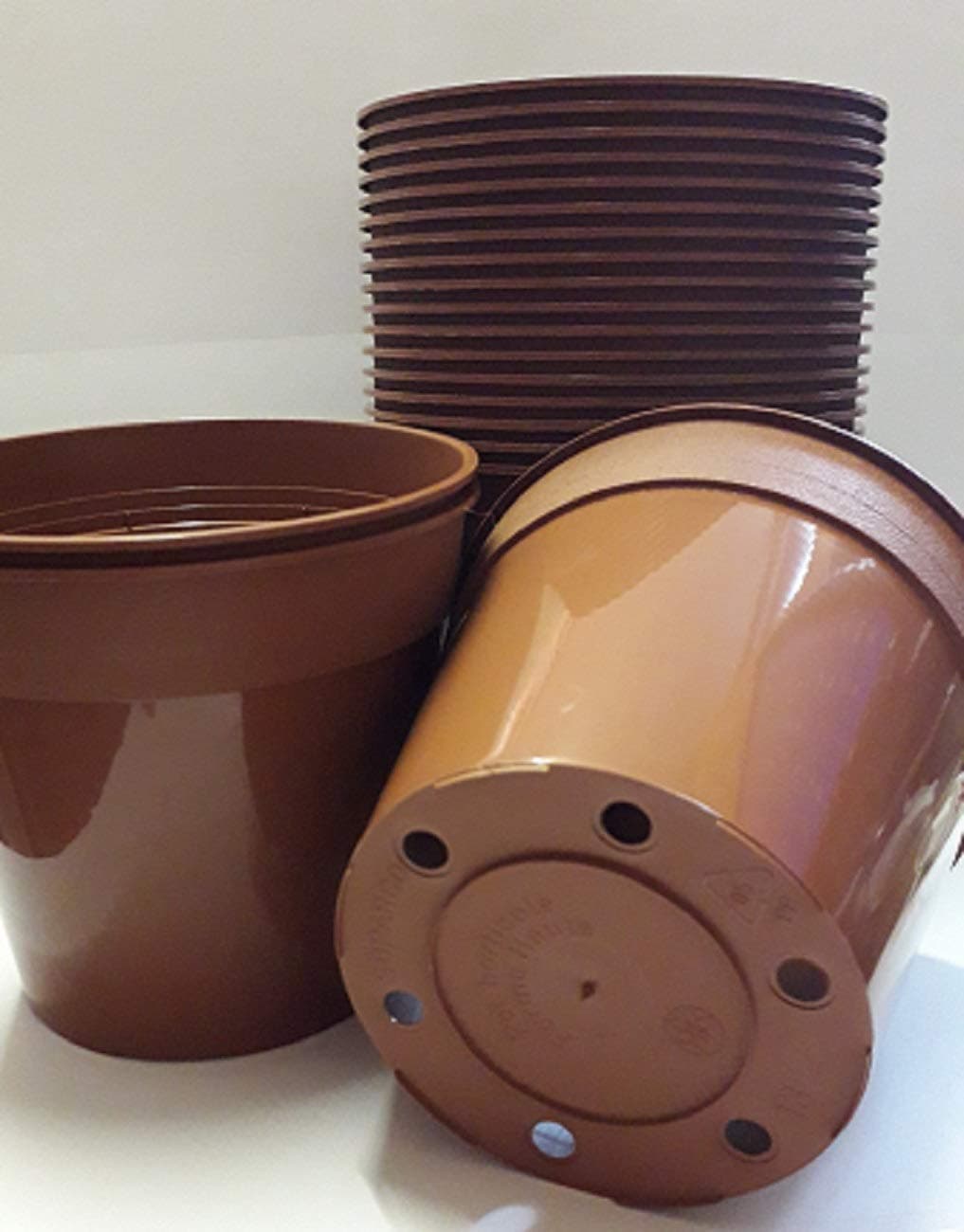 in the potting shed13cm Professional Plastic Plant Pot pack of 20