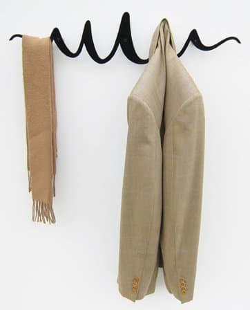 BLACK CARABATO SHAPE COAT HANGER