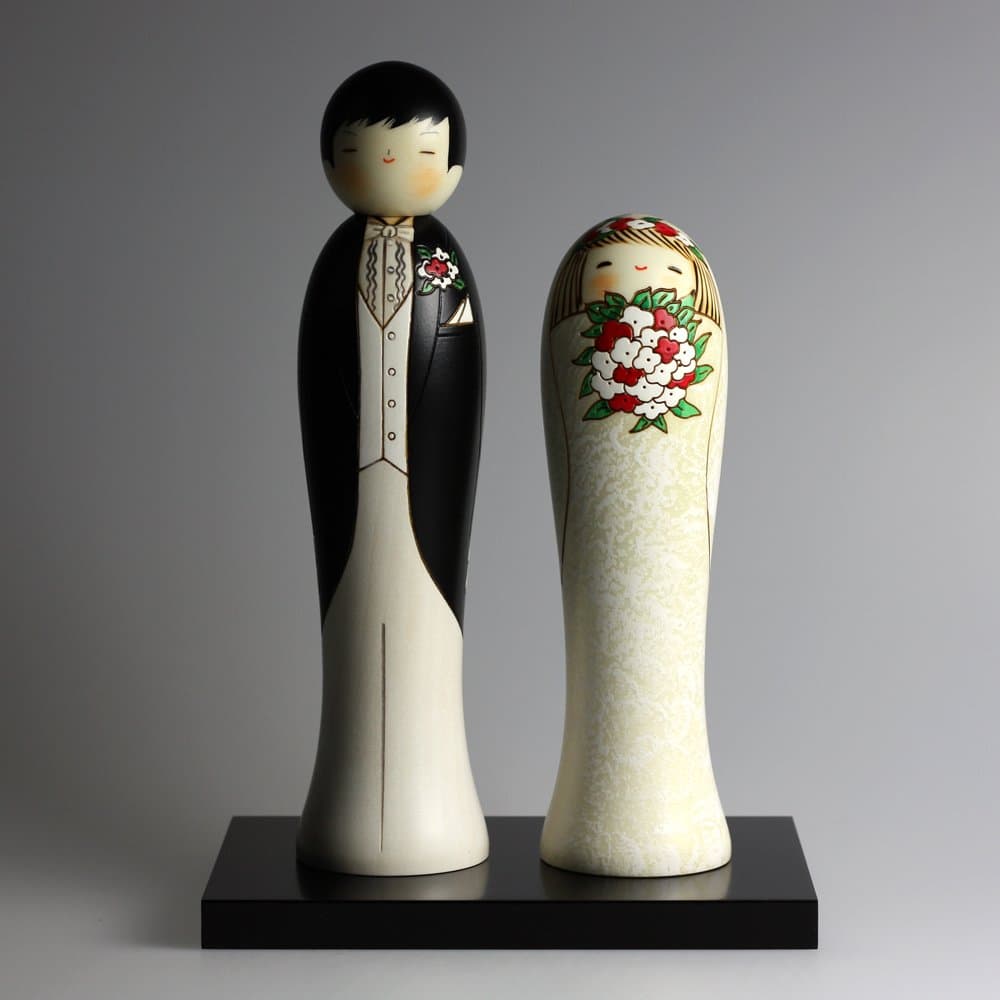Double walled cup with Kokeshi-Uk figure 1–25 "Bride and Groom" Made in Japan