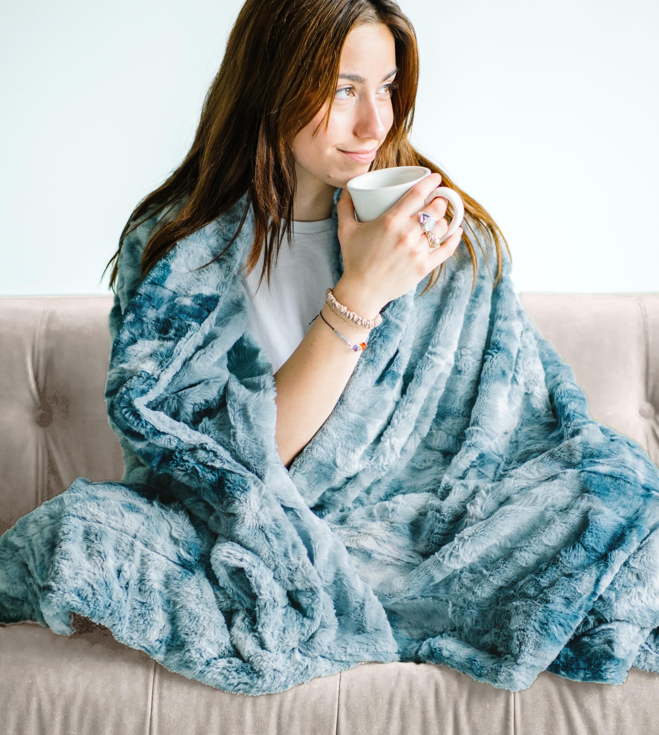 WOLF CREEK BLANKET Doublesoft - Oversized Faux Fur Throw Blanket, 50"x65" Frost Blue Soft Fuzzy Fluffy Cozy Plush Furry Comfy Warm Home Decore for Couch Bed Chair & Bedroom